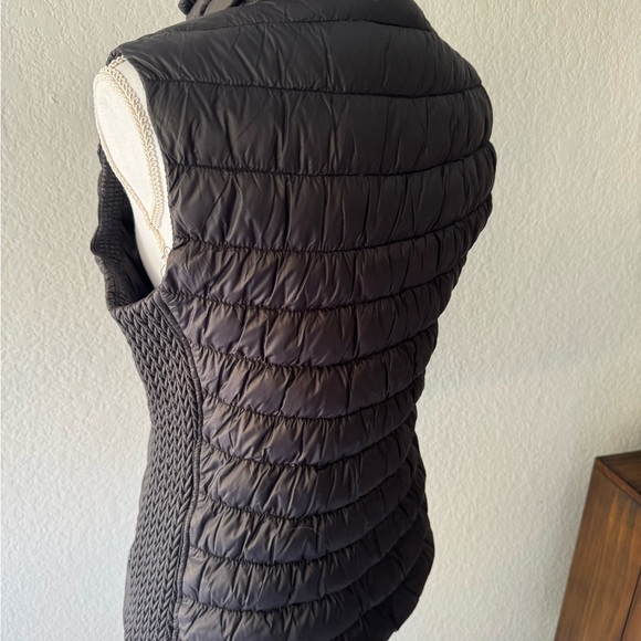 DKNY  black medium vest EUC - Picture 4 of 9